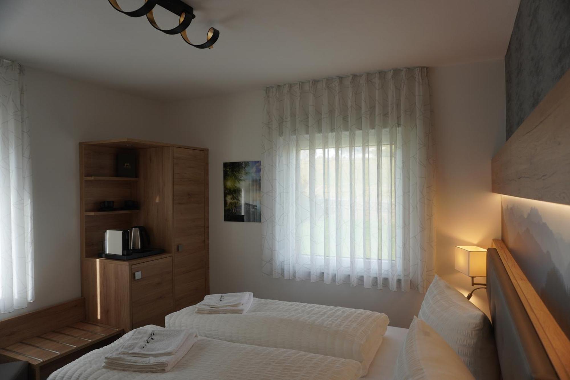 Hotel Talblick Dobel Pokoj fotografie